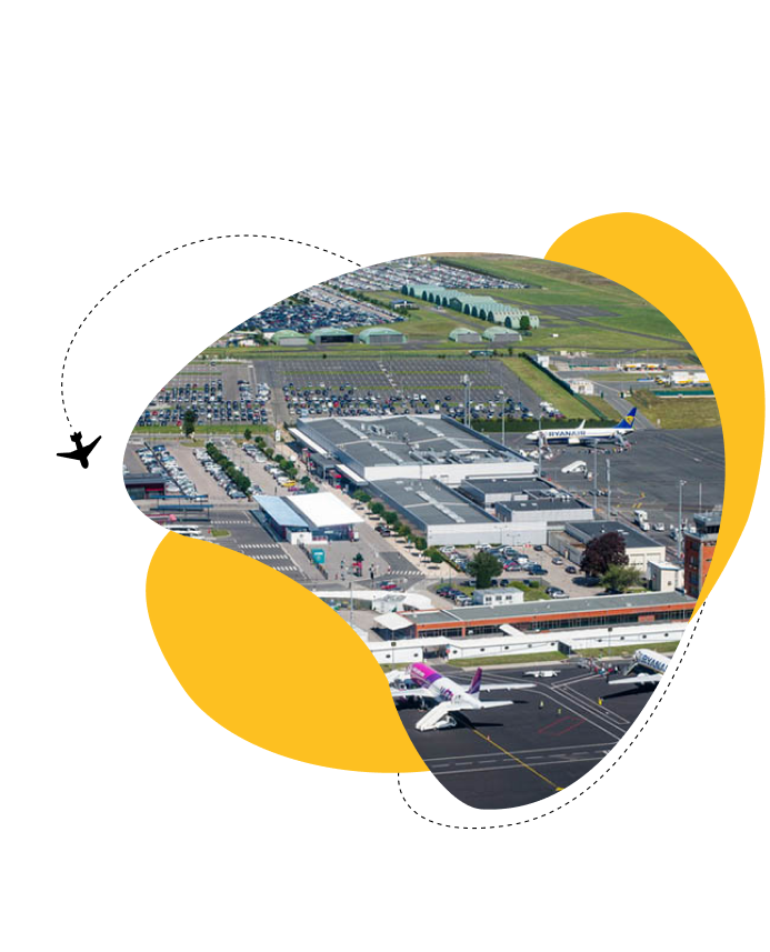 Famille heureuse en VTC